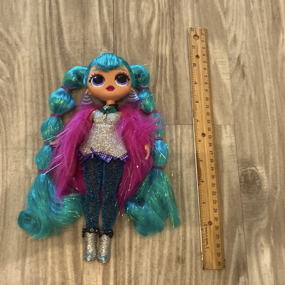 (1x) L.O.L Surpise OMG Winter Disco Doll Cosmic Queen Doll - Picture 5 of 16